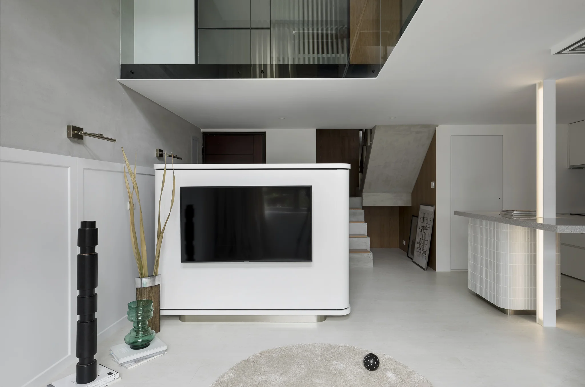 Nancys Big Apt_Studio In2_03.jpg