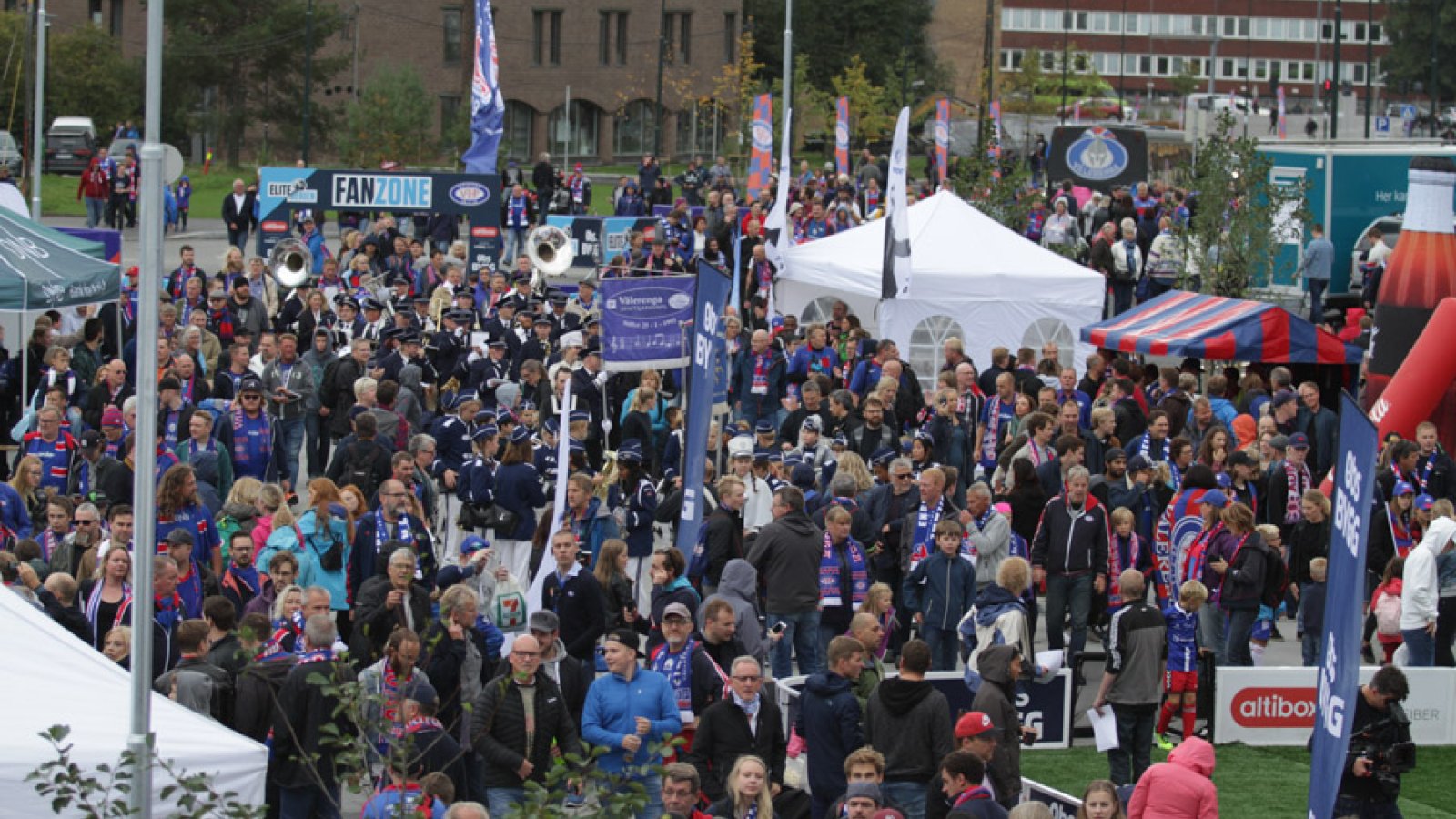 Fanzone .jpg