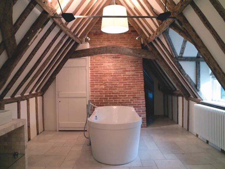 attic bathroom.jpg