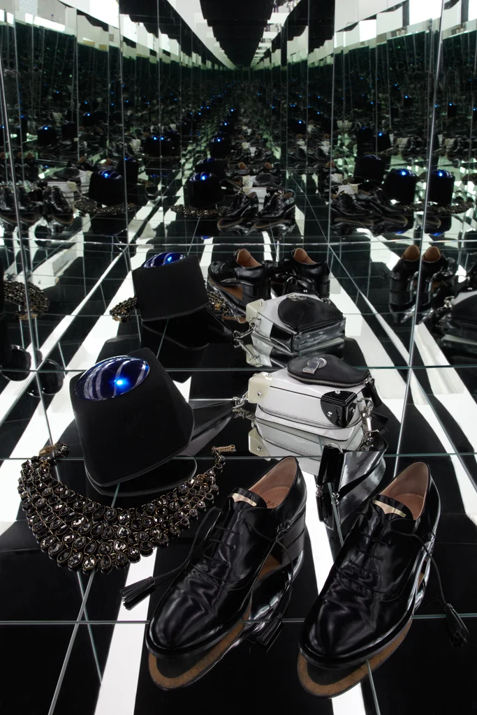 Bally Womens Shoe - Infinity Mirror Box Photography by Tom Hartford Styling by Miriam Dembach