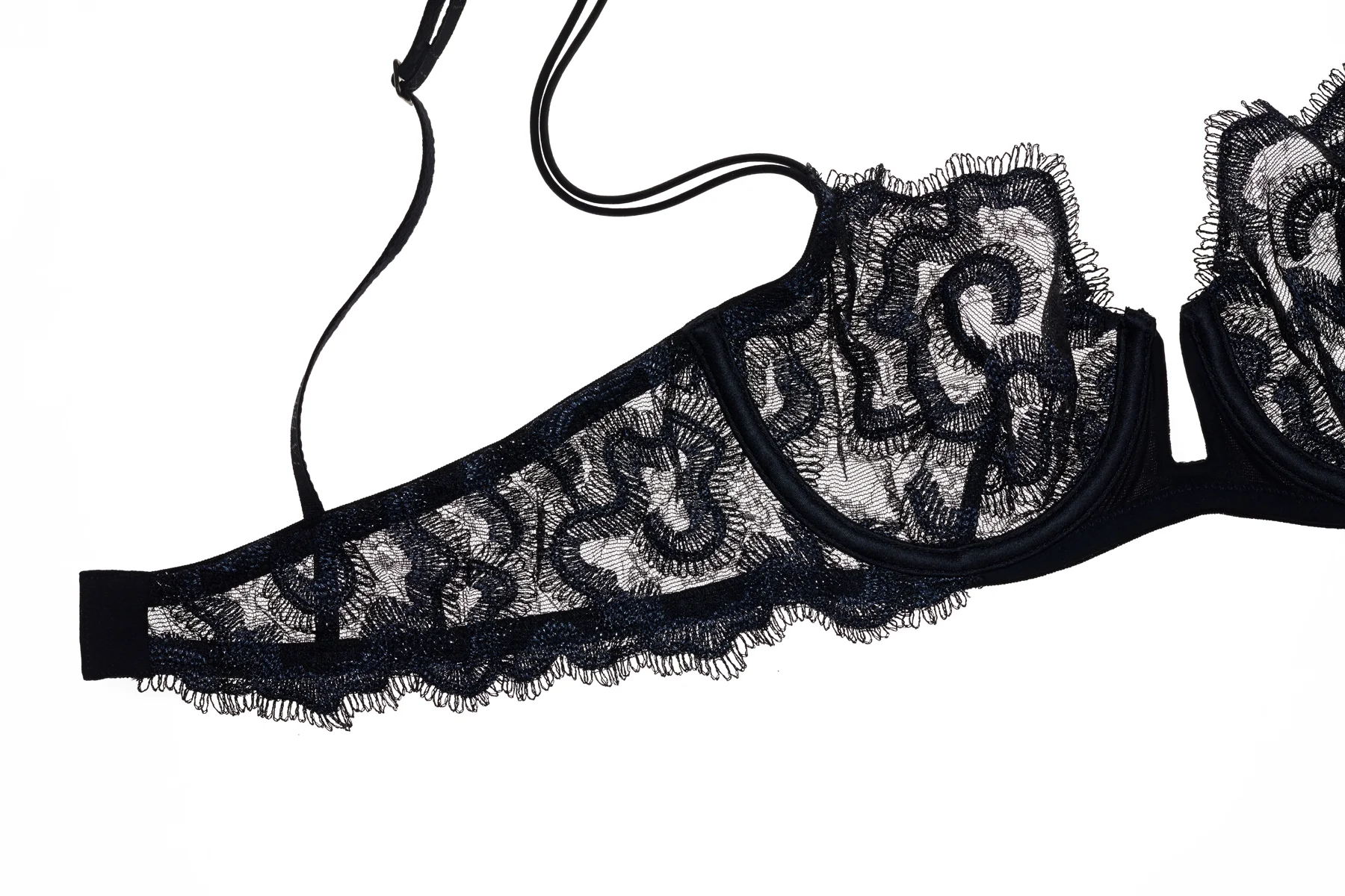 032218_LaPerla_CrystalForms_Black_Detail_01_NoFill_1452.jpg