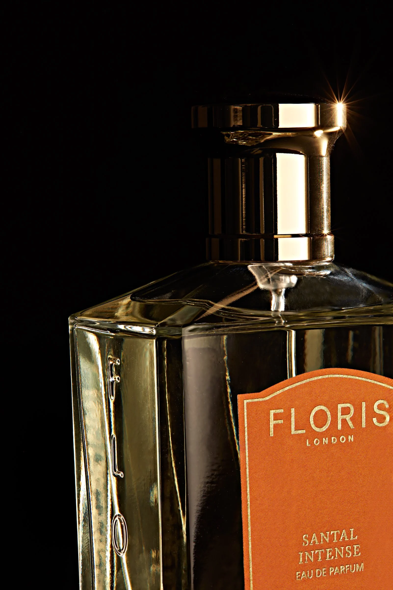 110723_Floris_27_SantalIntense_Shot_02.jpg