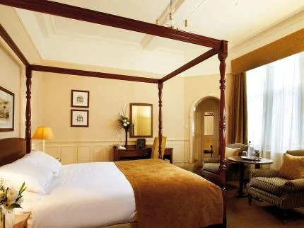 A night's stay for two people at the MacDonald Burlington Hotel, Birmingham A night’s stay at the beautiful 4-star luxury hotel here in the heart of Birmingham. Includes bed and breakfast for two people. Value: £125
