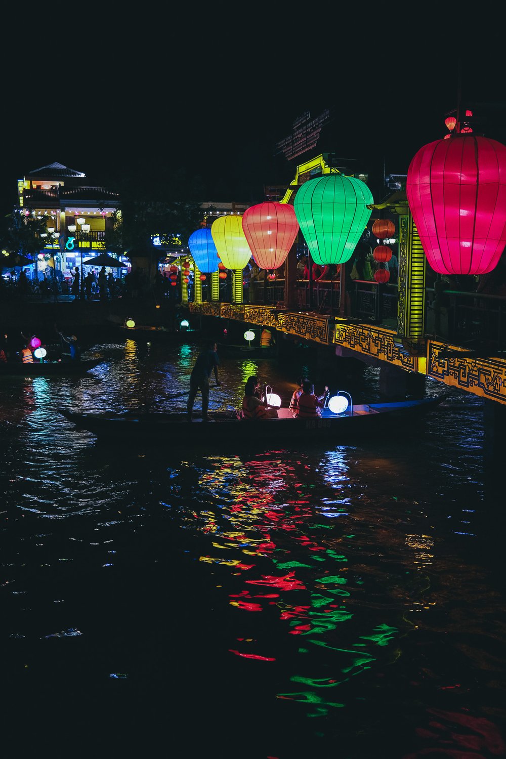 Hoi-An-River-Lanterns.jpg