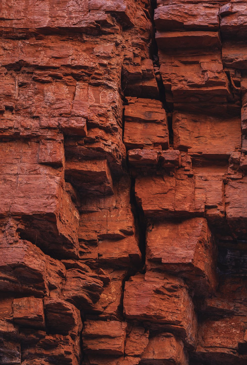 Karijini-Gorge-Rock-Red-Cliff.jpg