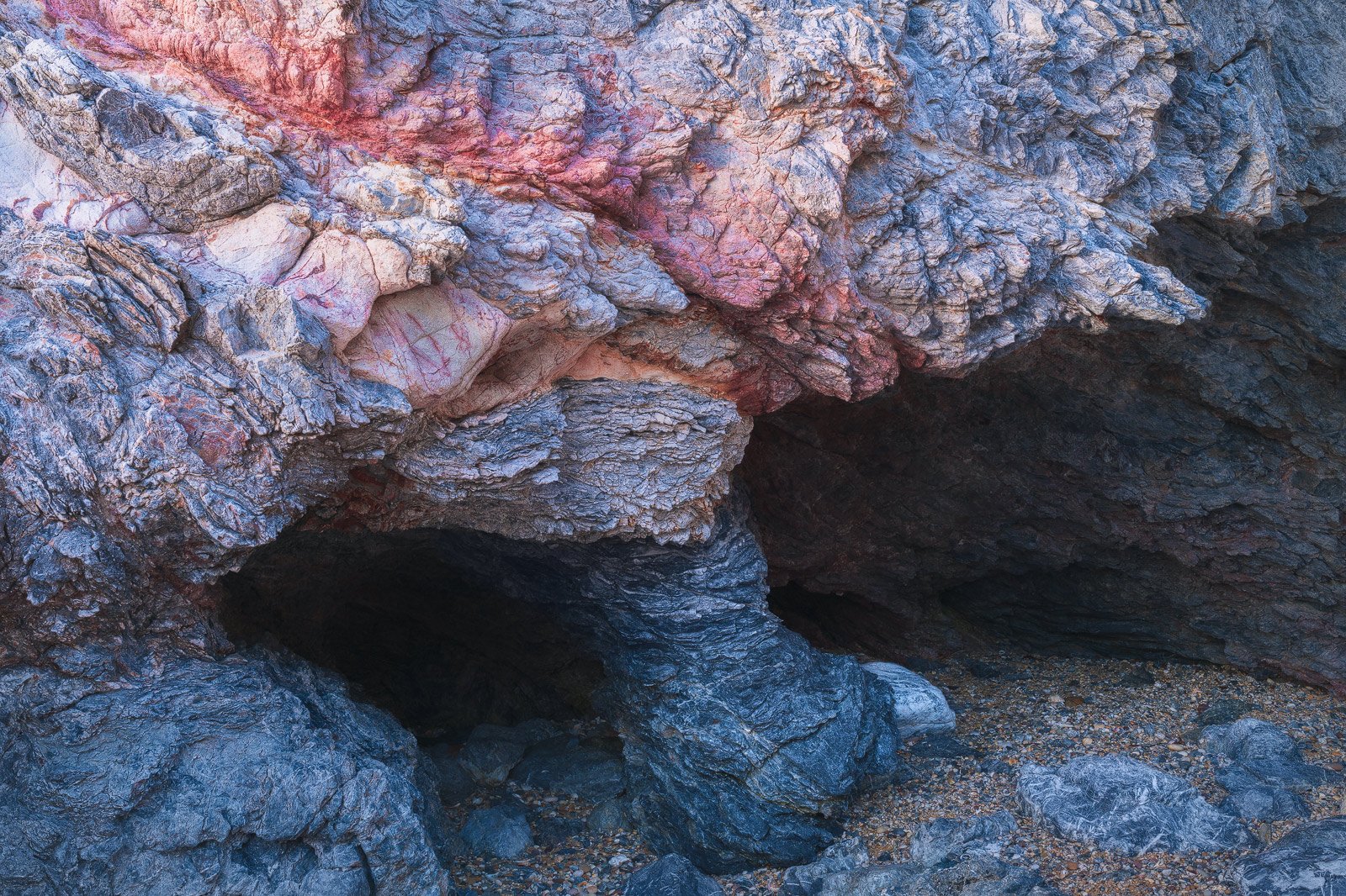 Sapphire-Coast-Cave-Rocks-Coast-NSW.jpg