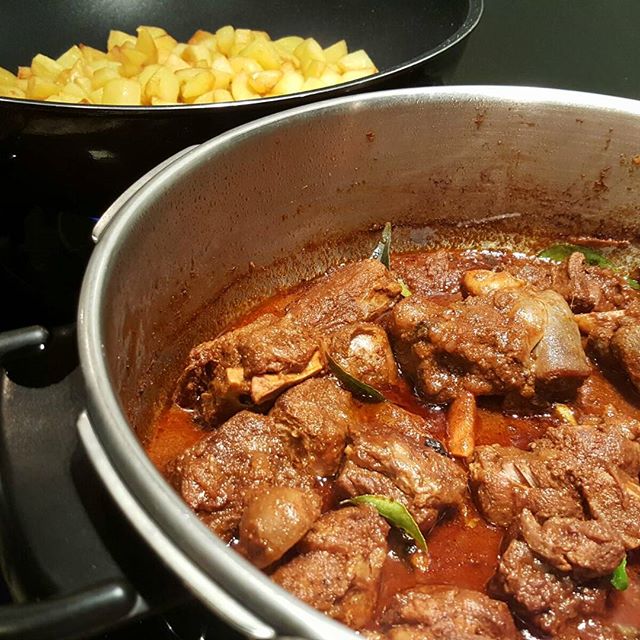 Goat vindaloo.jpg