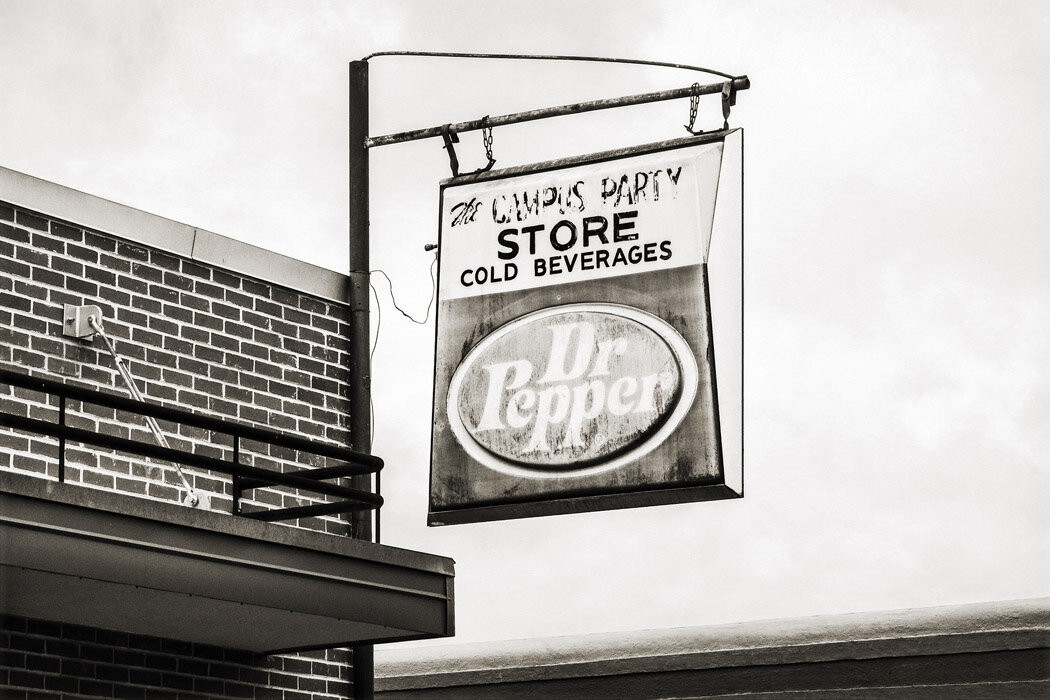 AL20_CAMPUS-BOOKSTORE_2789_30x45_BW_s.jpg