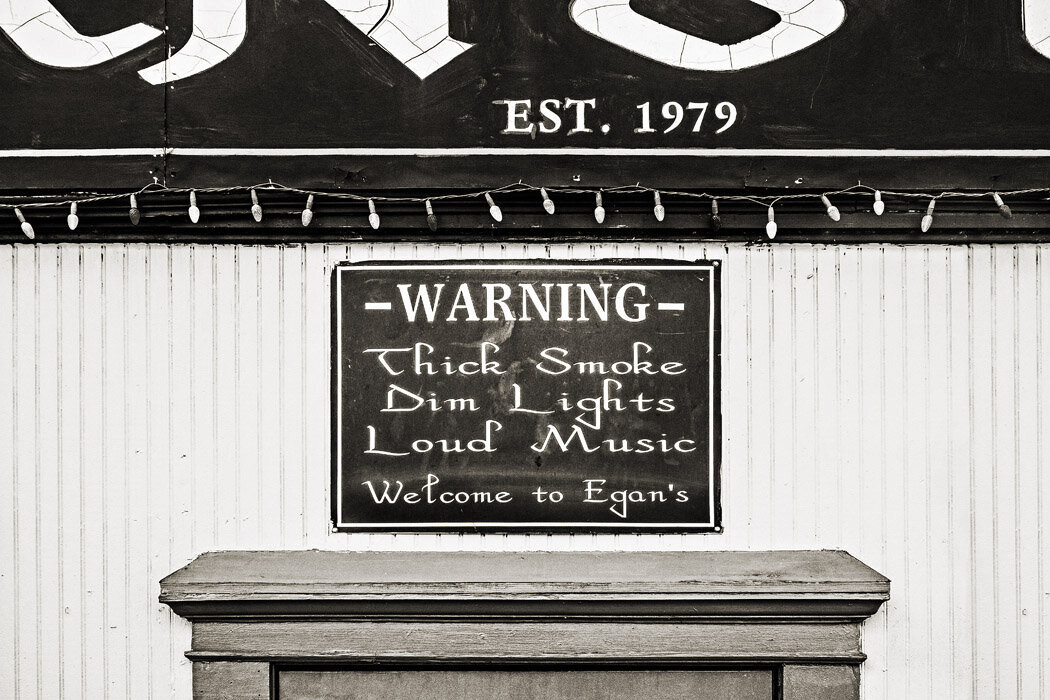 AL20_WARNING_2777_30x45_BW_s.jpg