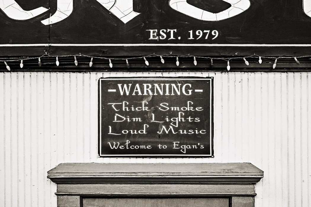 AL20_WARNING_2777_30x45_BW_s.jpg
