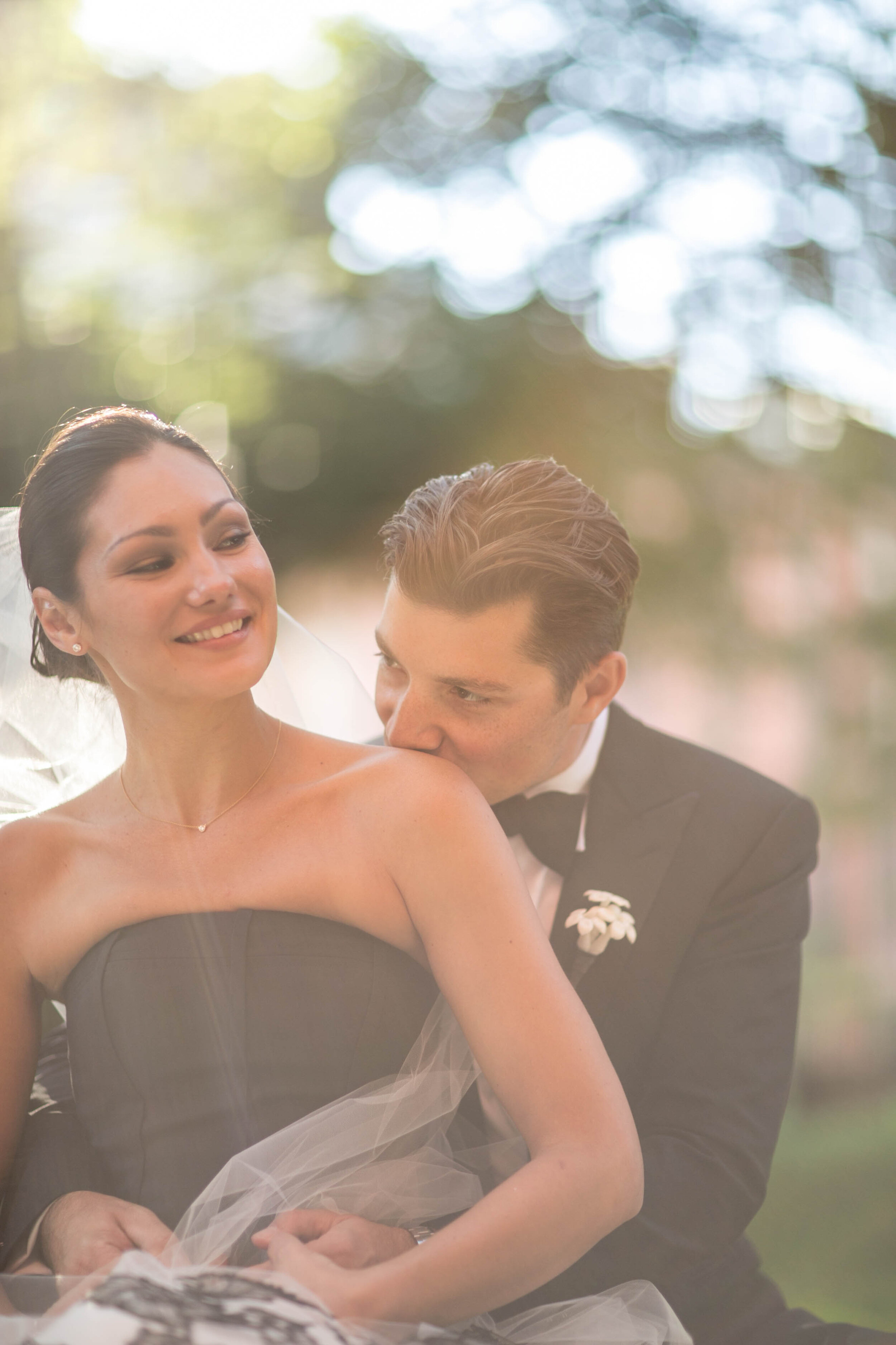 FIRST LOOK AT CLASSIC NYC HIGH LINE HOTEL WEDDING