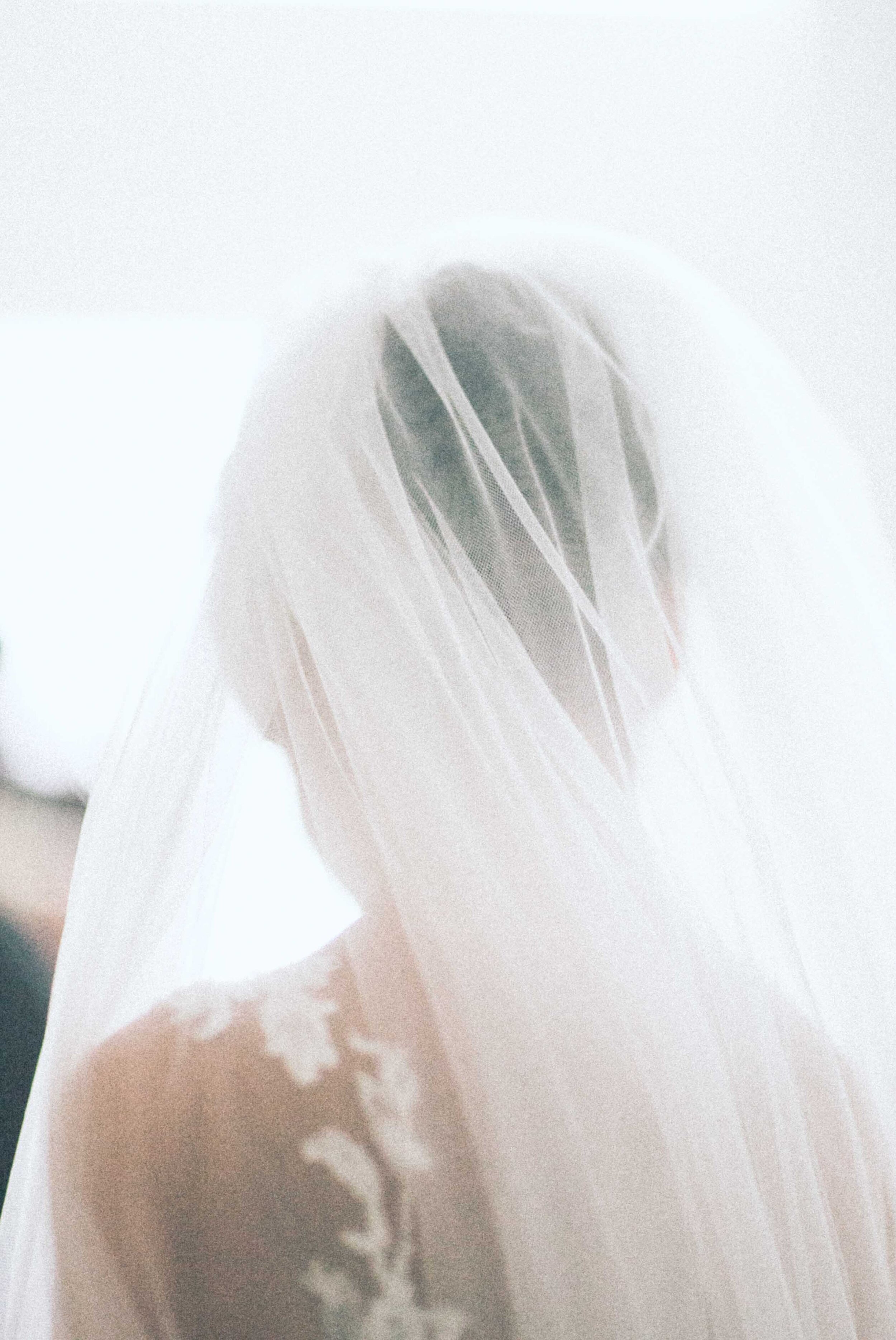 CASTLE HILL INN WEDDING PHOTOGRAPHER - BRIDAL PORTRAIT