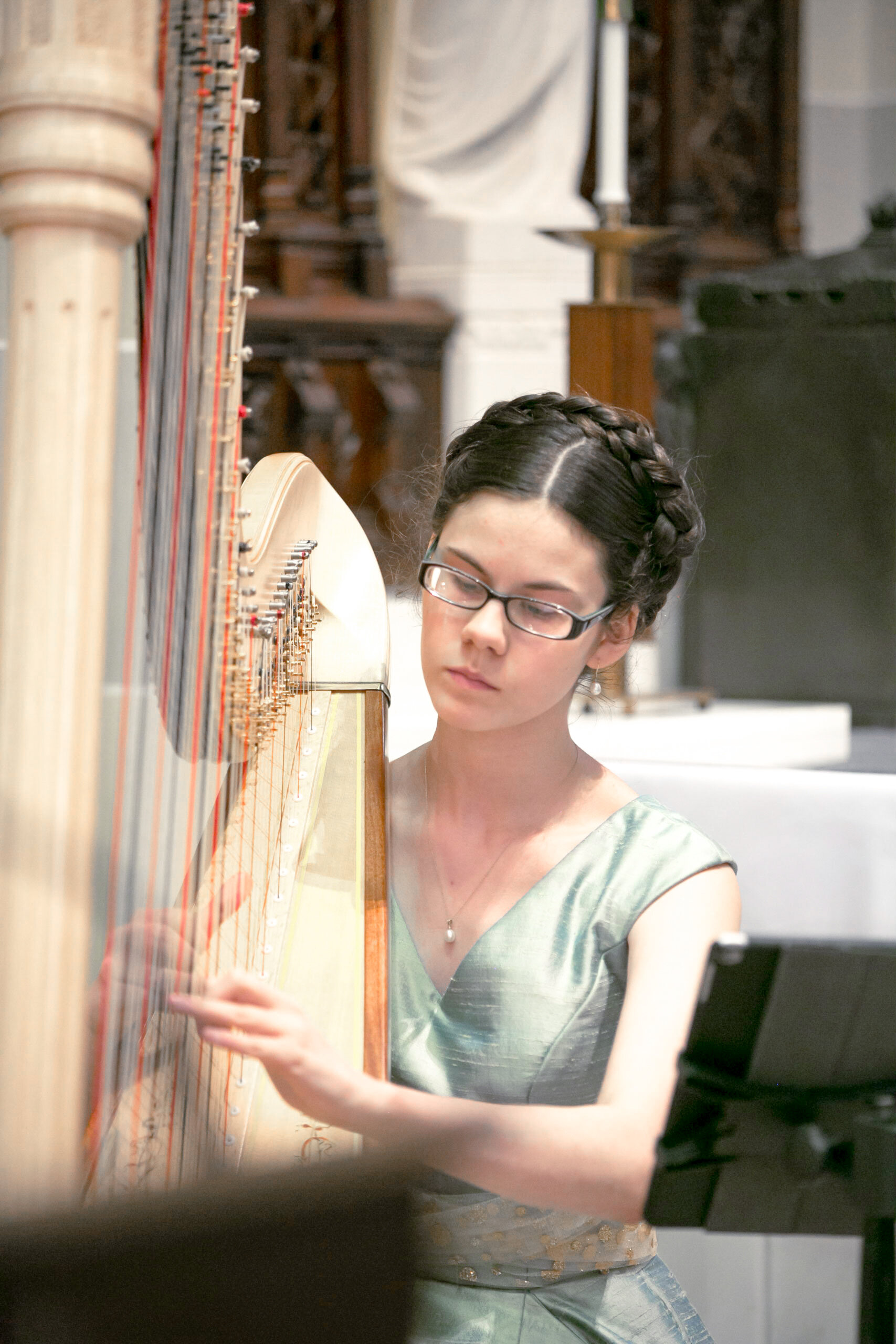 HARPIST AT ST MARYS ROMAN CATHOLIC CHURCH IUN NEWPORT RHODE ISLAND