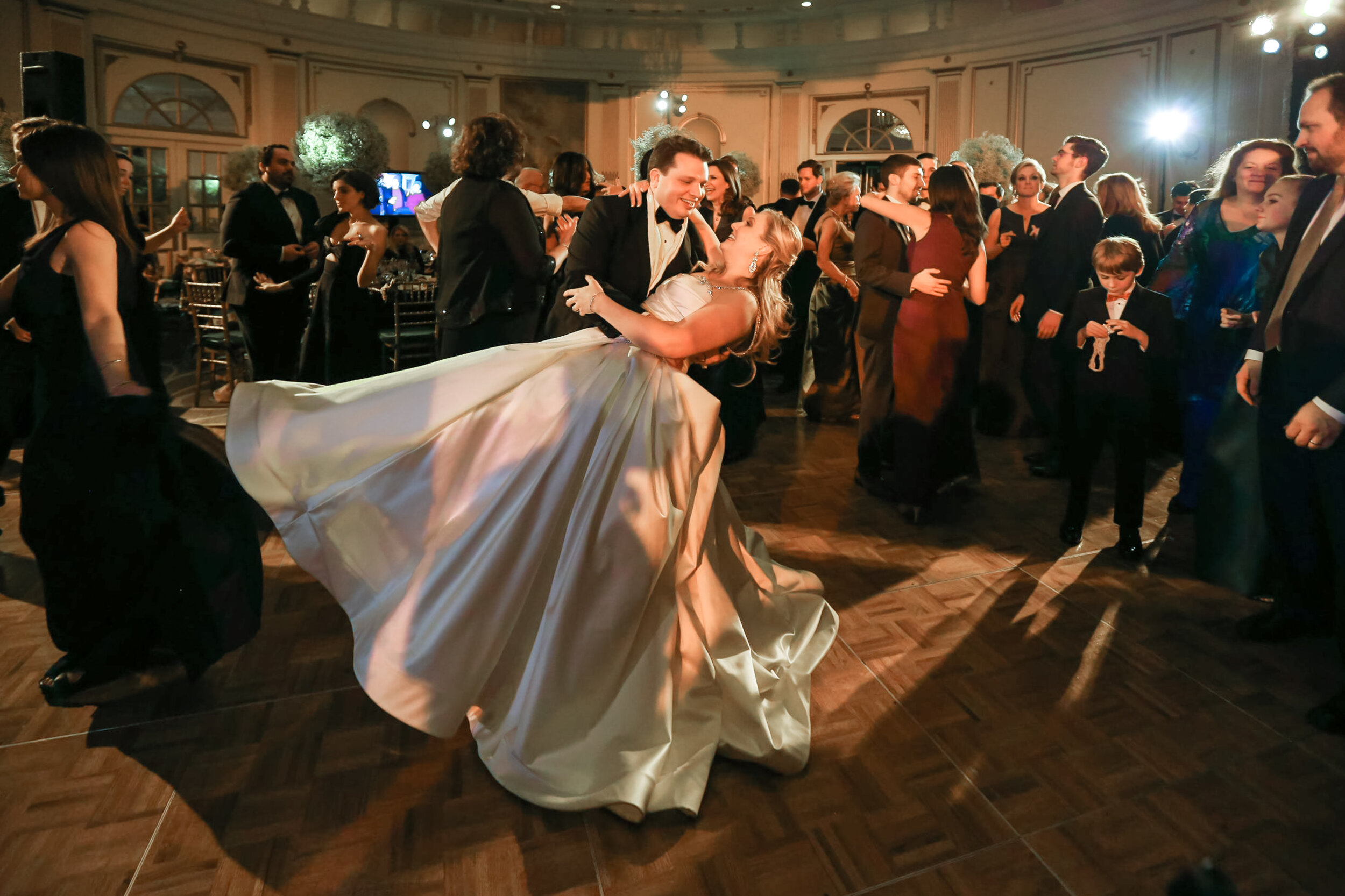  NEW YORK CITY BLACK TIE WEDDING AT THE LOTTE NEW YORK PALACE HOTEL 