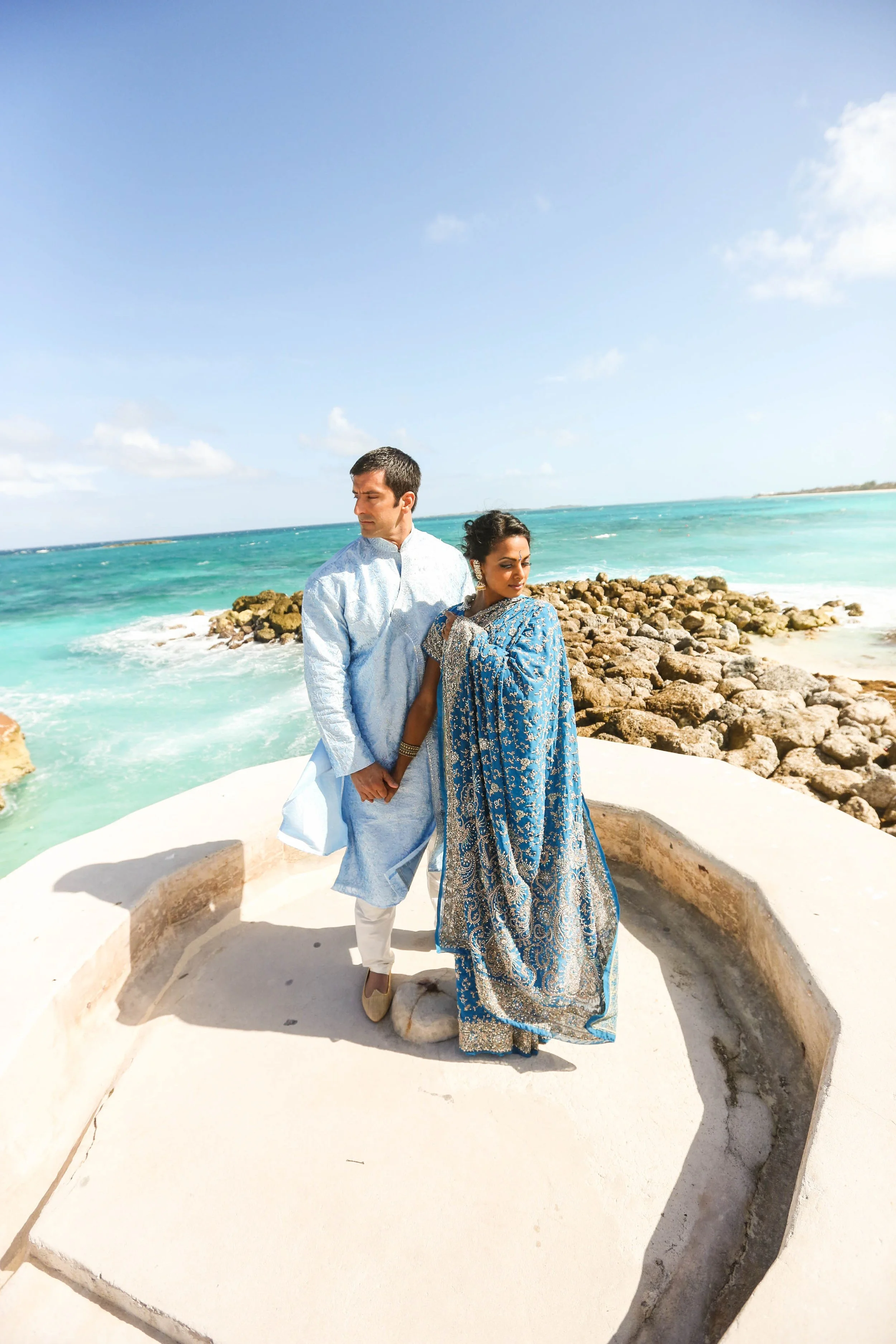 BAHAMAS DESTINATION WEDDING AT THE COVE ATLANTIS. PARADISE ISLAND BAHAMAS