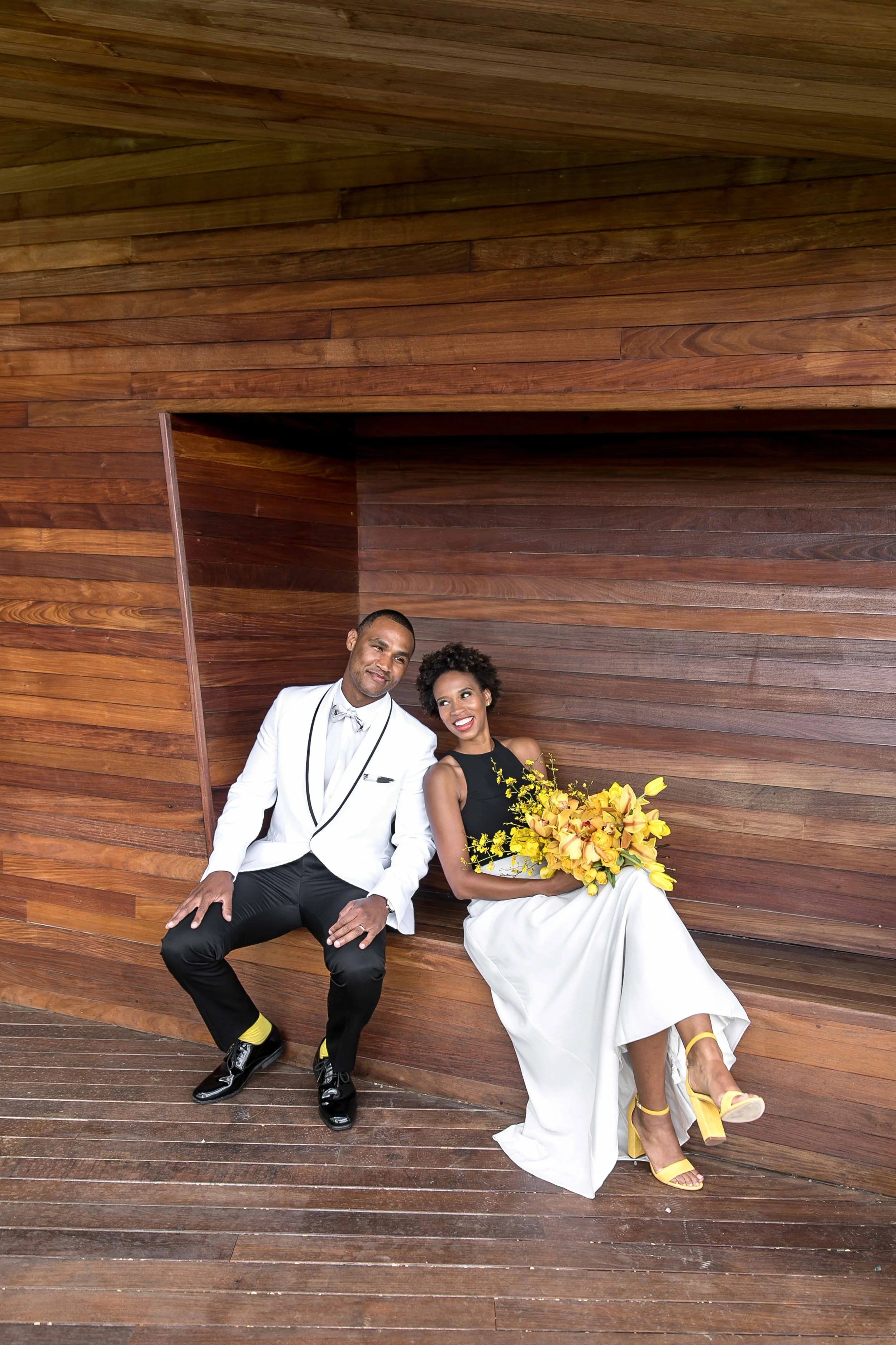 MODERN EDITORIAL SPREAD FOR THE KNOT MAGAZINE