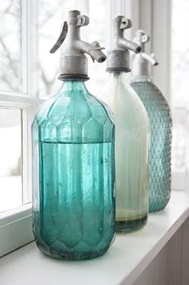pièce de résistance: siphon bottles