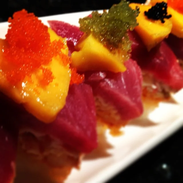Born and inspired by one of our very own customers. Introducing the off-menu, #fantasybox. Layered with rice, spicy crawfish, snow crab, yellowfin tuna, with 3 types of roe to fulfill all the needs! Come in and request for it! #mikimoto #sushi #box #newsushi