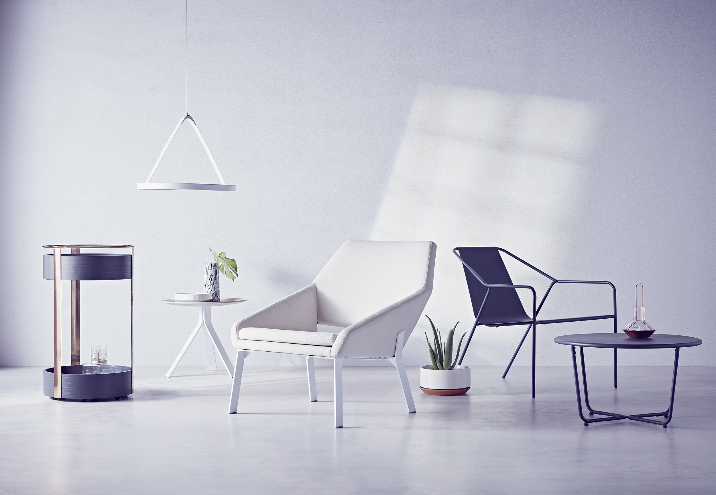 C-000271-03-007_IconicFurniture_2400x1200.jpg