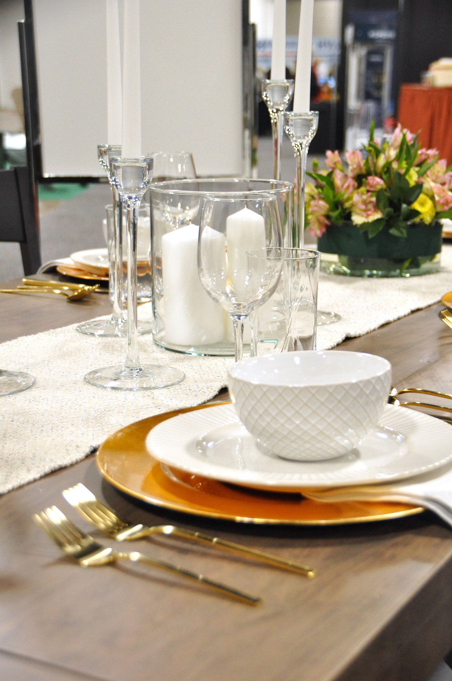 Home-Show-Feminine-Sophisticated-Elegant-Tablescape-Table-Setting-2.jpg