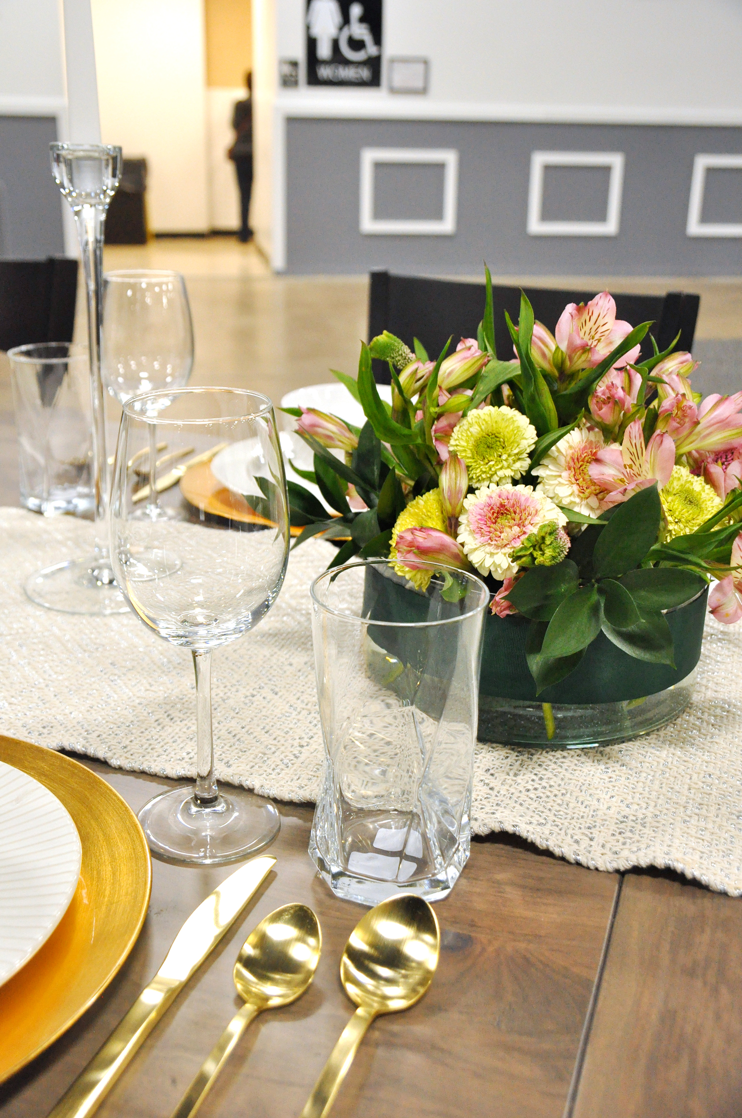 Home-Show-Feminine-Sophisticated-Elegant-Tablescape-Table-Setting-19.jpg