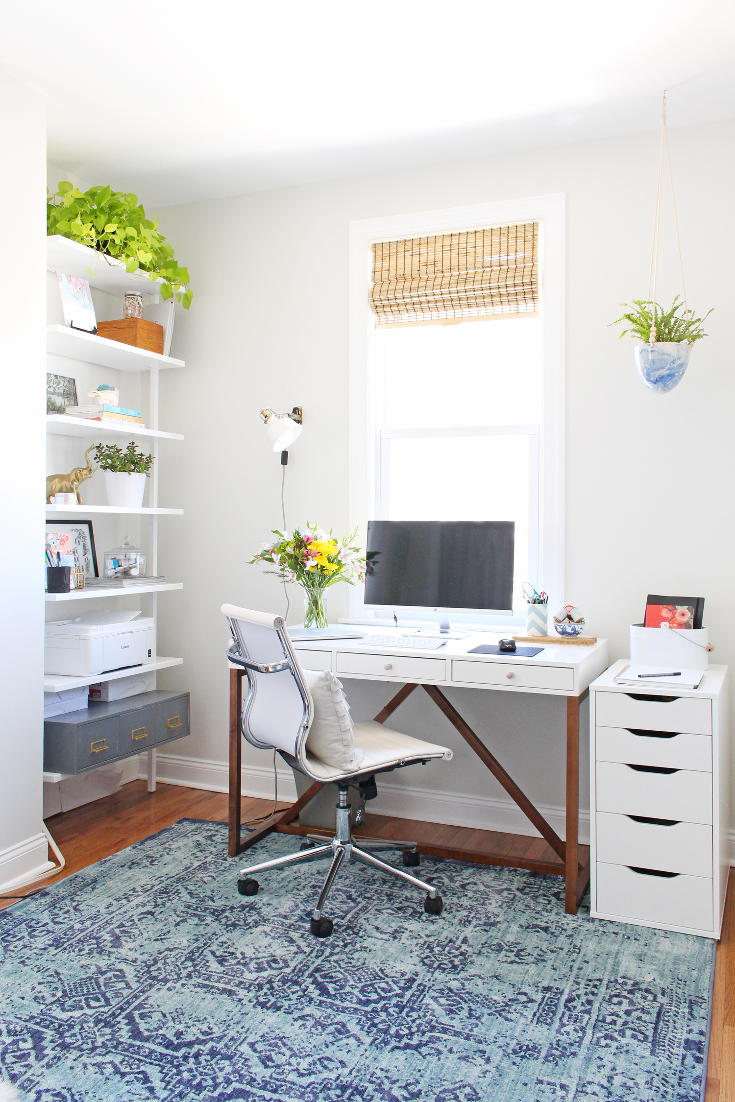 An interior designer's cozy, bright, and modern home office.