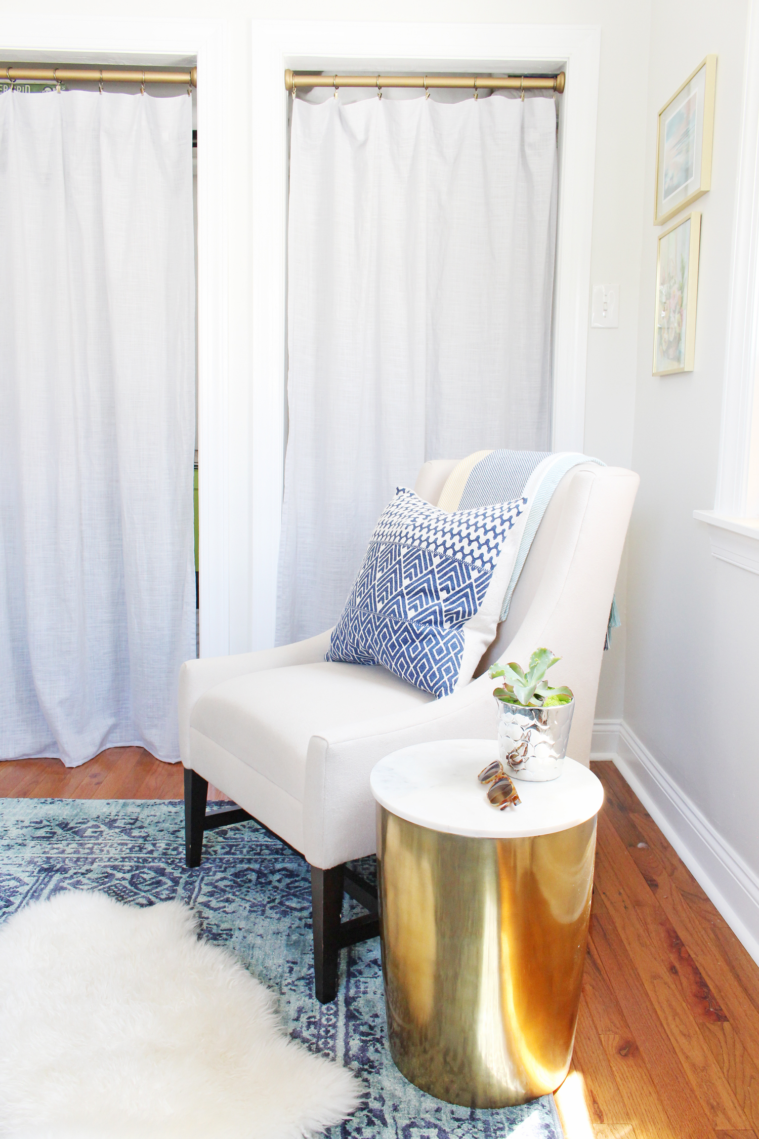 Lounge corner for reading and watching TV in Mix & Match Design Company's home office.