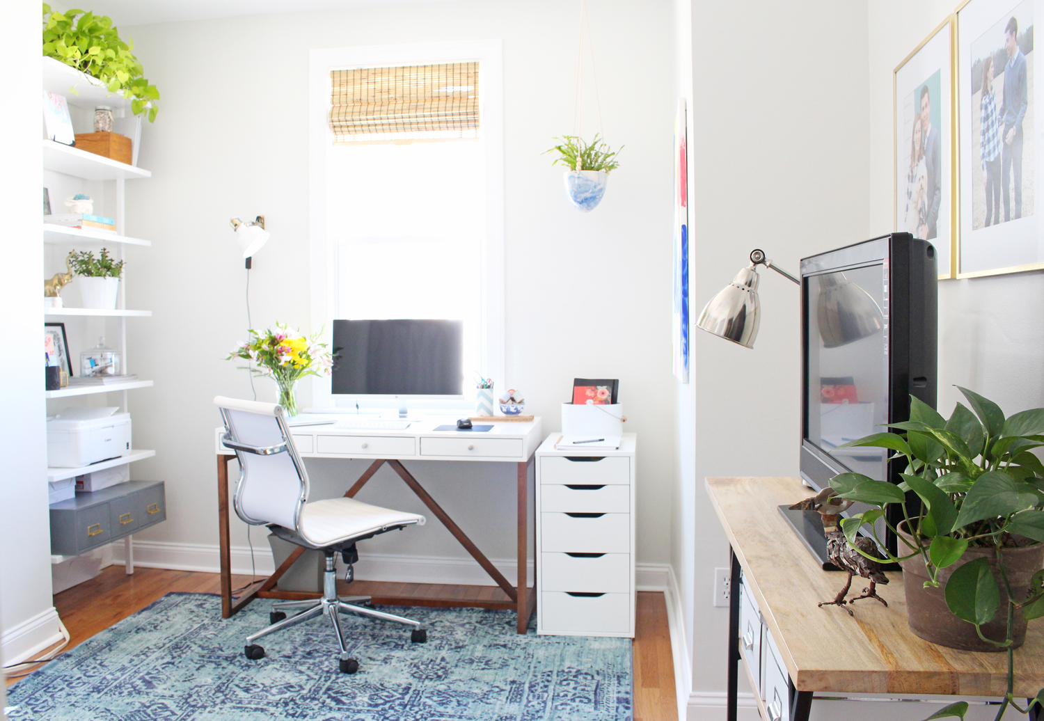 Modern, airy, and bohemian home office makeover. One Room Challenge Spring 2017.