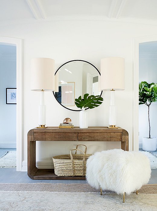Console Tables And Round Mirrors A, How High To Hang An Entryway Mirror