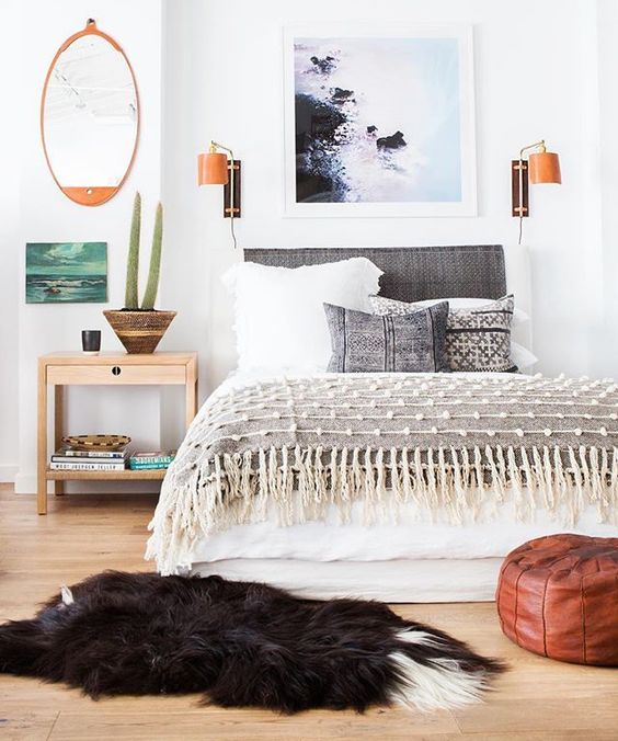 Get that casual, laid back boho coastal look in your bedroom in this post. // bright and airy bedroom, bohemian bedroom, blue, gray, white, wood bedroom.