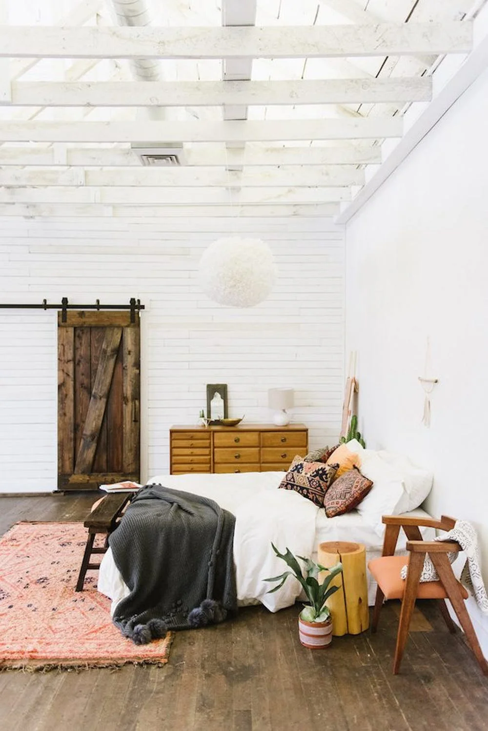 Inspiration for a mid-century southwestern bedroom look