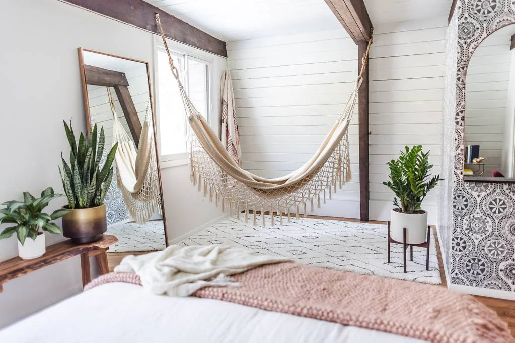 The Hunter Greenhouse - Airbnb in Tannersville, NY // Best Airbnbs
