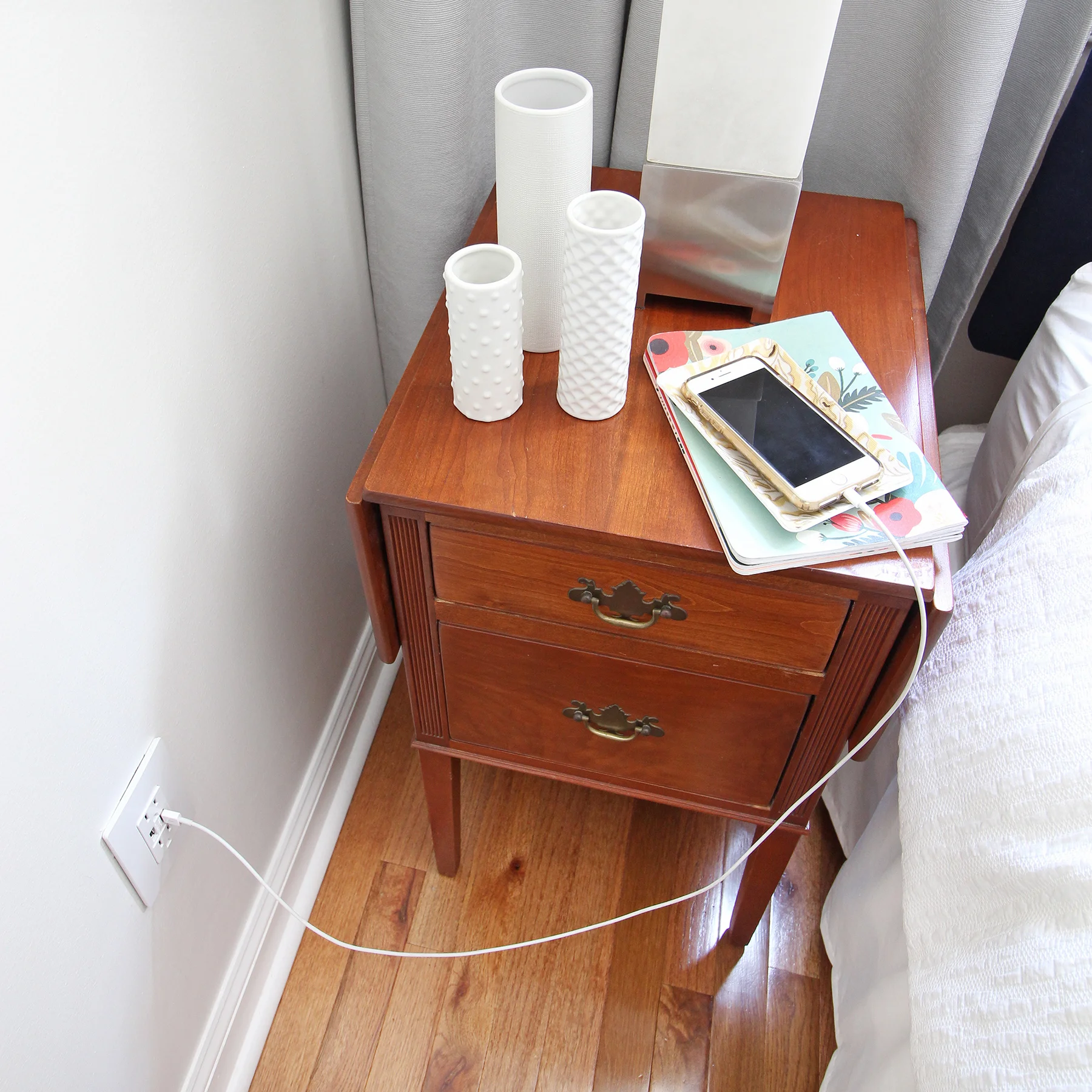 Want to upgrade the hum-drum electrical outlets in your home to something modern and sleek? Legrand’s radiant Collection may be the perfect fit. Come see how Mix & Match Design Company upgraded hers with USB outlets to add functionality and style to her eclectic modern master bedroom!