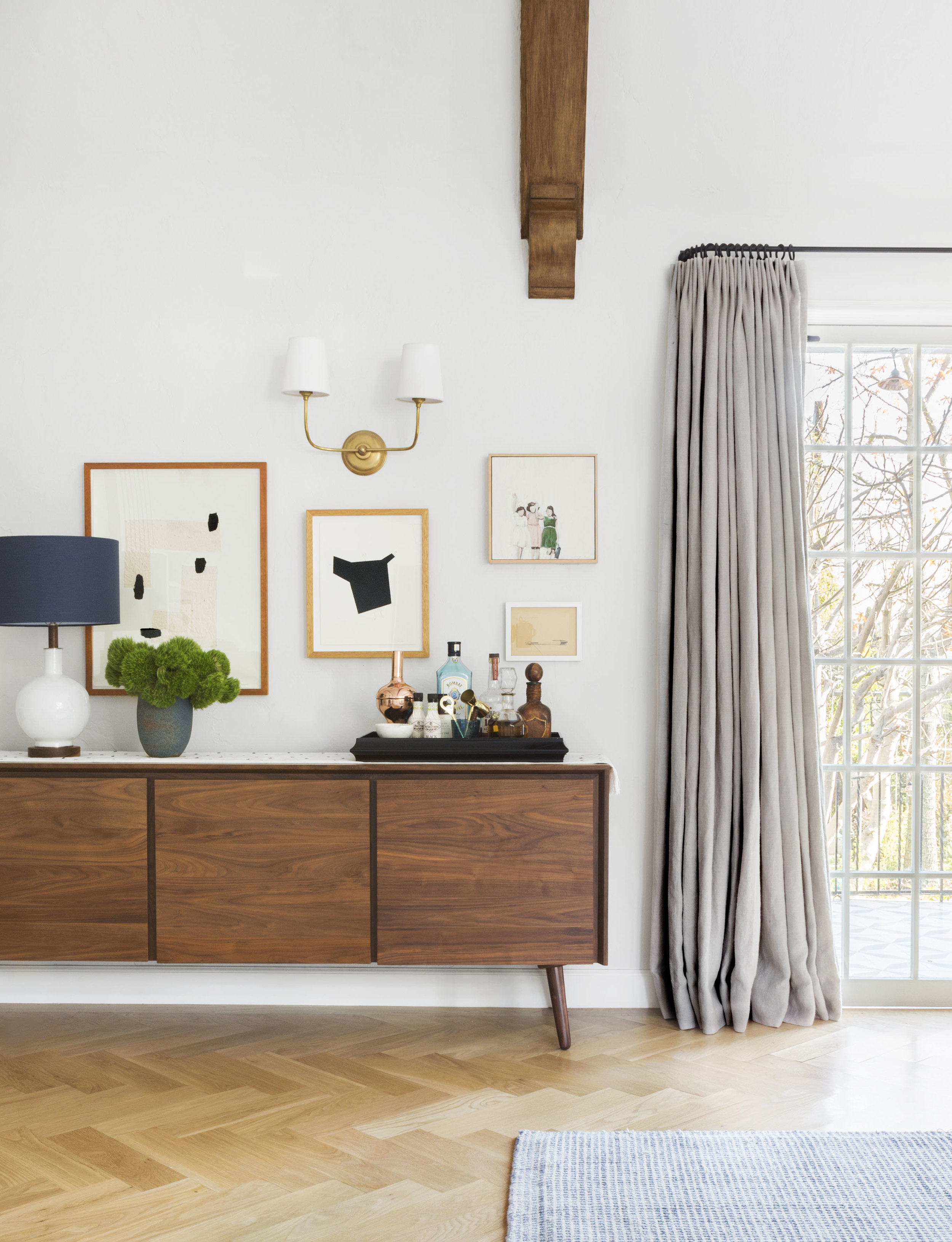 Need help picking out window treatments? I’ve got you covered! This simple, but thorough guide will walk you through how to choose curtains, shades, and blinds for your home.