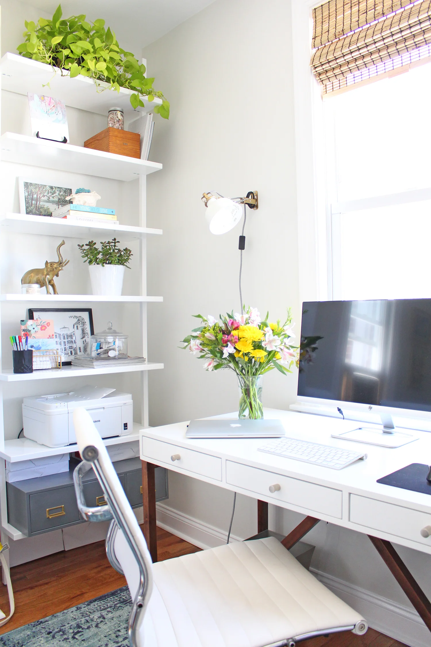 Are window treatments intimidating to you? Well have no fear, I’ve got a simple guide for how to choose curtains, shades, and blinds over on the blog! Part two is all about shades and blinds: what they are, where to buy them, how to pick the right ones for your house, and other helpful hints.