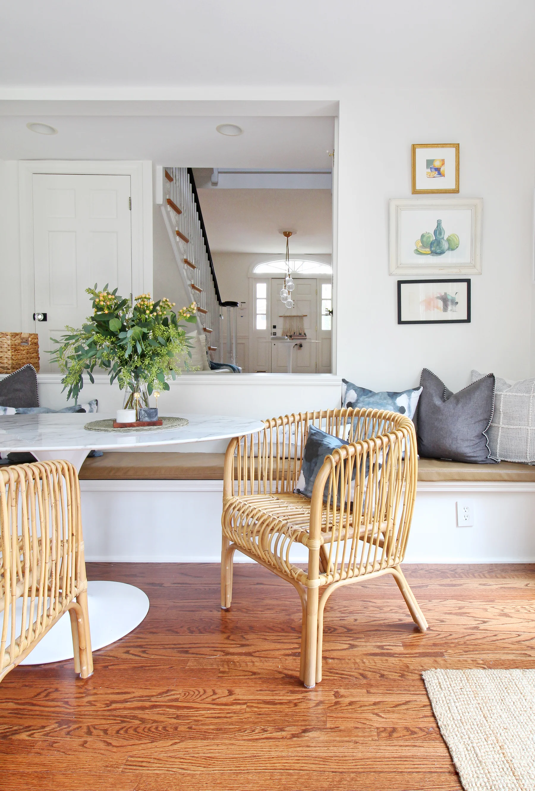 California-Coastal-Modern-Breakfast-Nook-Banquette-4.jpg