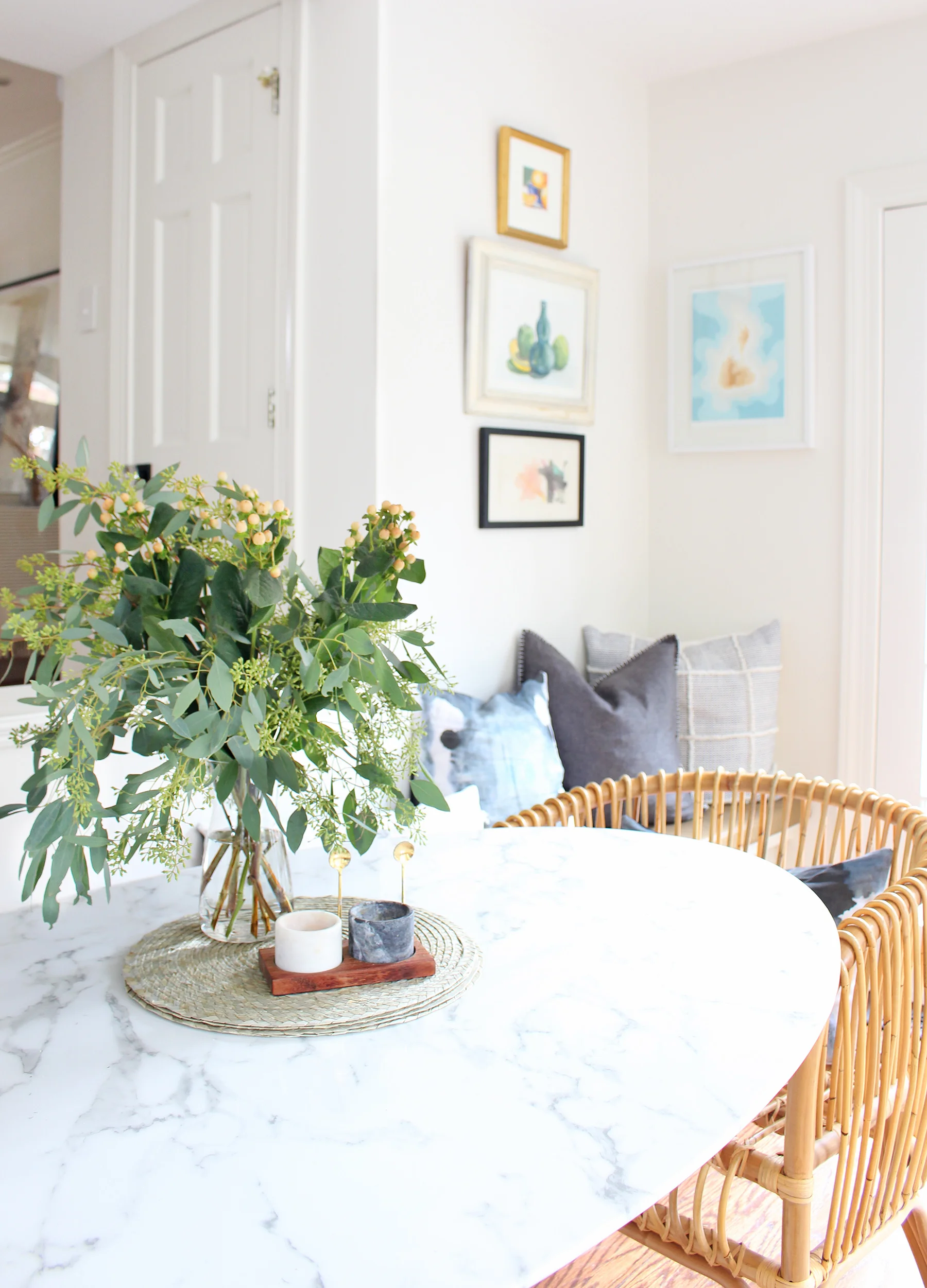 California-Coastal-Modern-Breakfast-Nook-Banquette-20.jpg
