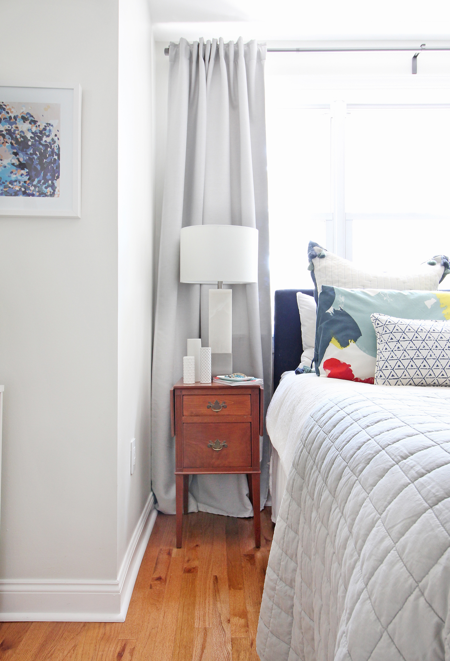 A 1930s row home in Philadelphia gets a big makeover. Come see the before and after of this home’s bedrooms, small bathroom, and office/nursery nook. Get ideas for small space city living! Chaney’s style is mid-century modern meets traditional that makes for an eclectic, cozy space.
