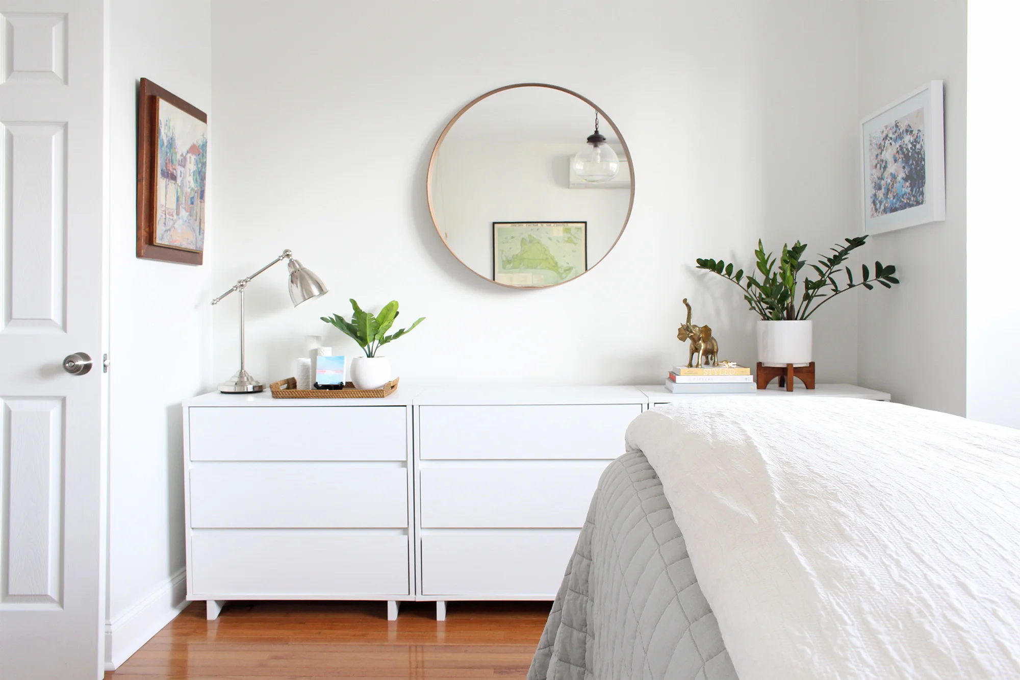 A 1930s row home in Philadelphia gets a big makeover. Come see the before and after of this home’s bedrooms, small bathroom, and office/nursery nook. Get ideas for small space city living! Chaney’s style is mid-century modern meets traditional that makes for an eclectic, cozy space.