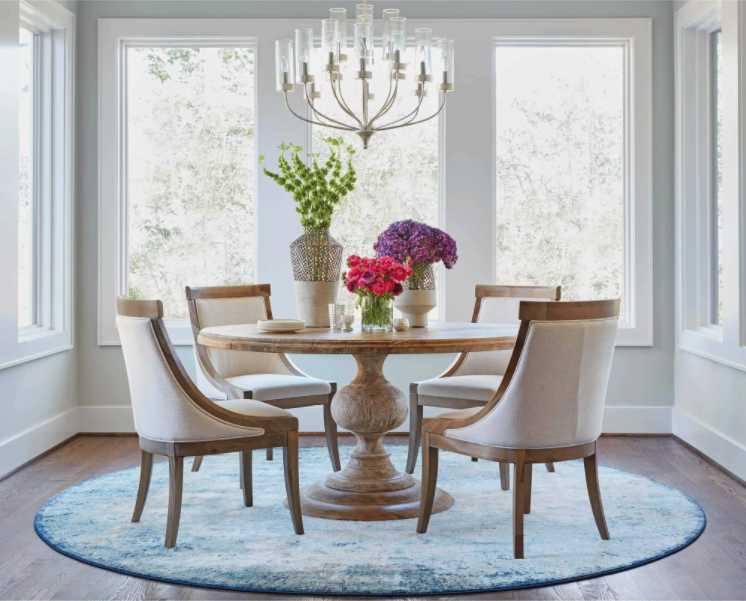 Rugs Under Round Dining Tables, How Big Should Round Rug Be Under Table