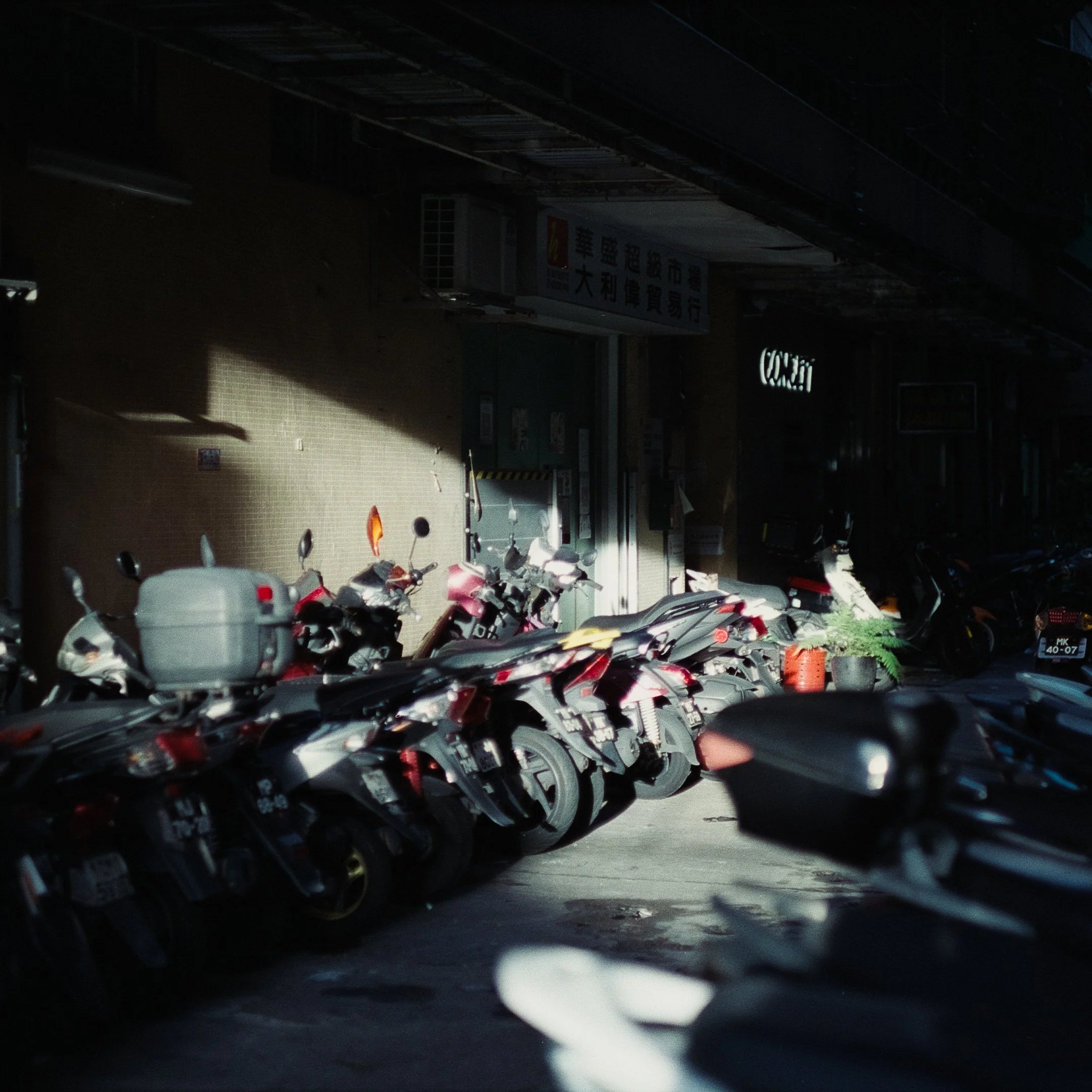 4KWEB-M6-2023-Pro 400H-069.jpg