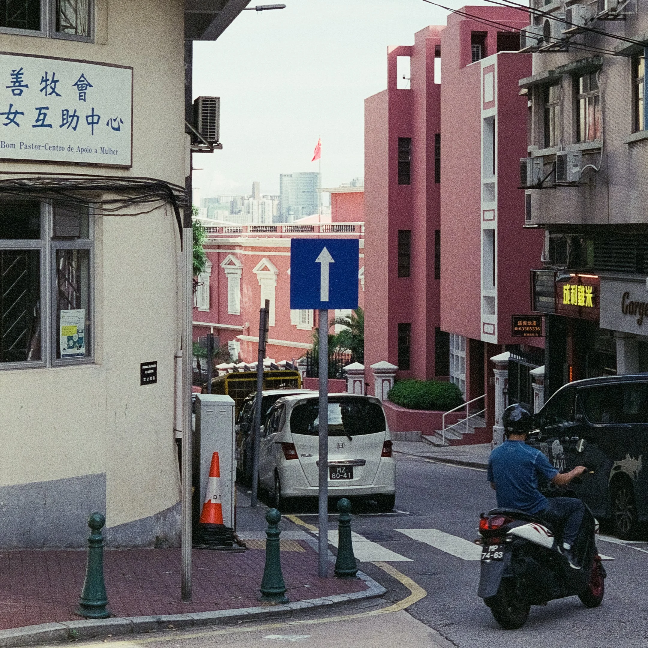 4KWEB-M6-2023-Pro 400H-050.jpg