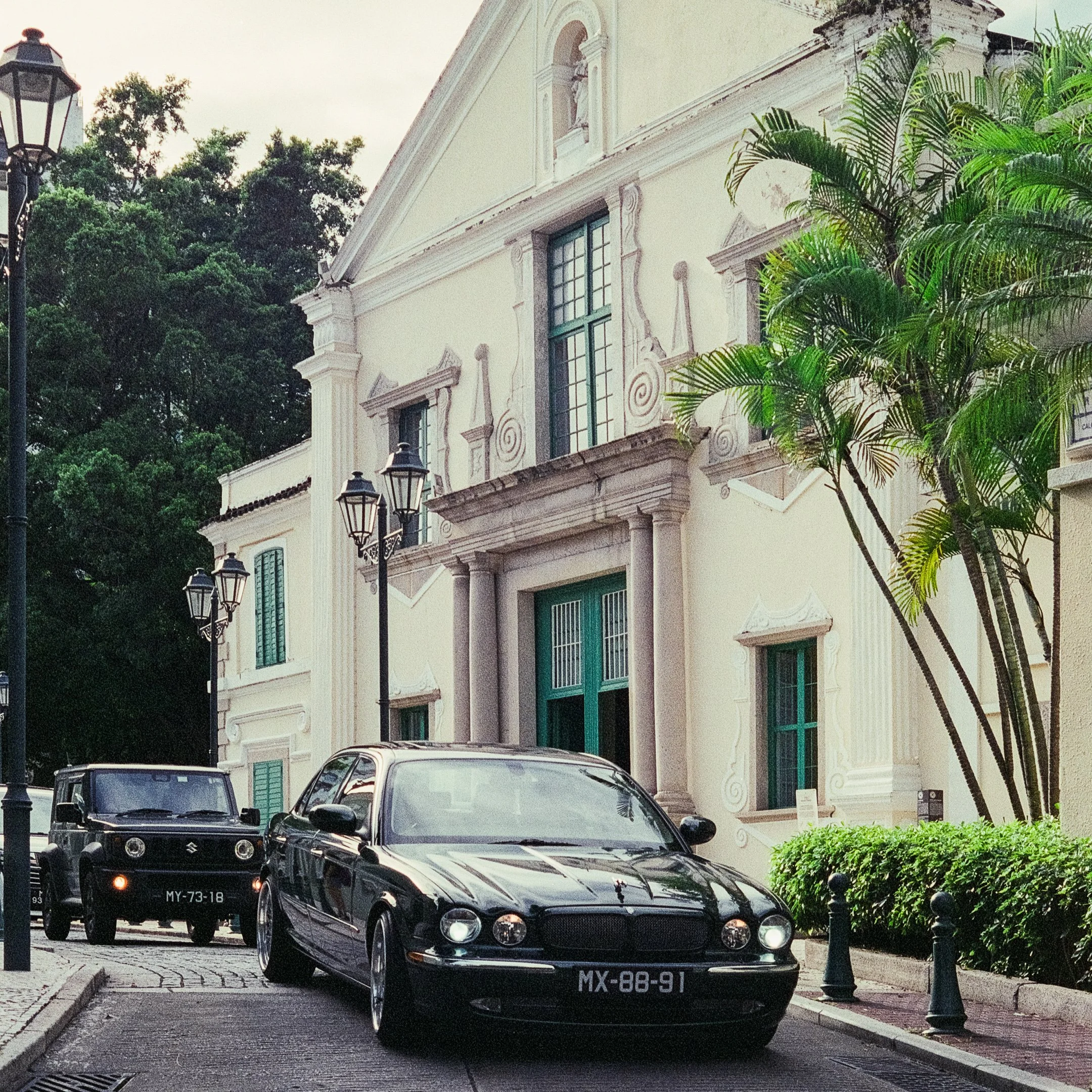 4KWEB-M6-2023-Pro 400H-048.jpg