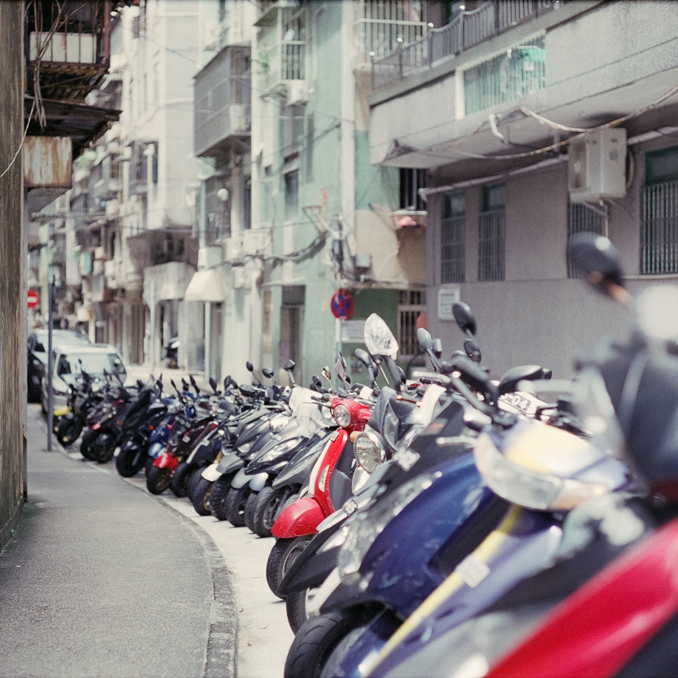 4KWEB-M6-2023-Pro 400H-025.jpg