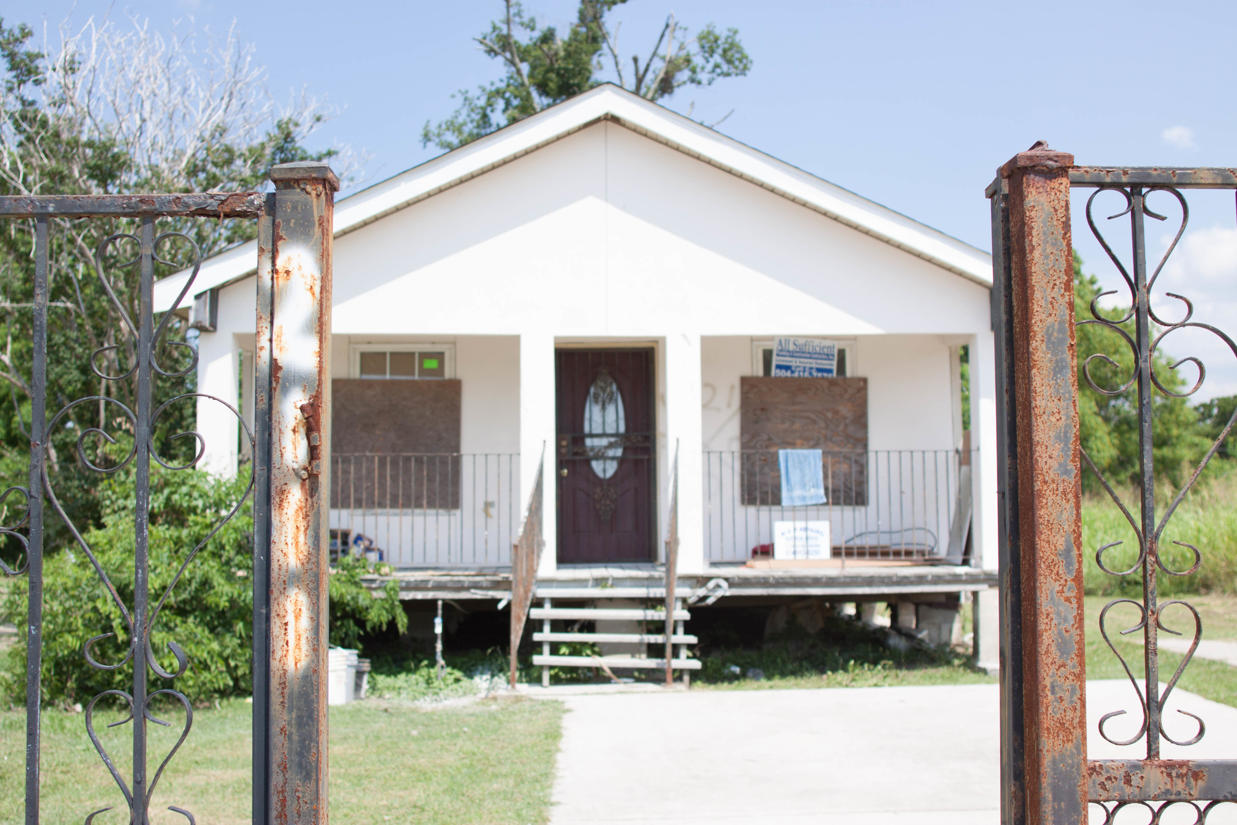  Abandoned house, May 26, 2010. 