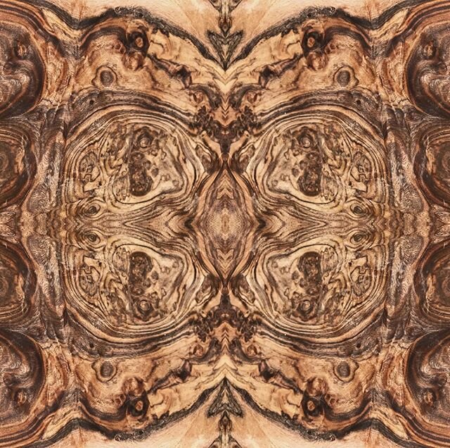 NATURE'S ART

European Walnut Burl: 4 Piece Match 
#wood #veneer #woodveneer #interiordesign #interiordesigner #woodwork #woodworking #woodworker #casegoods #millwork #architect #walnut #beauty #nature #art