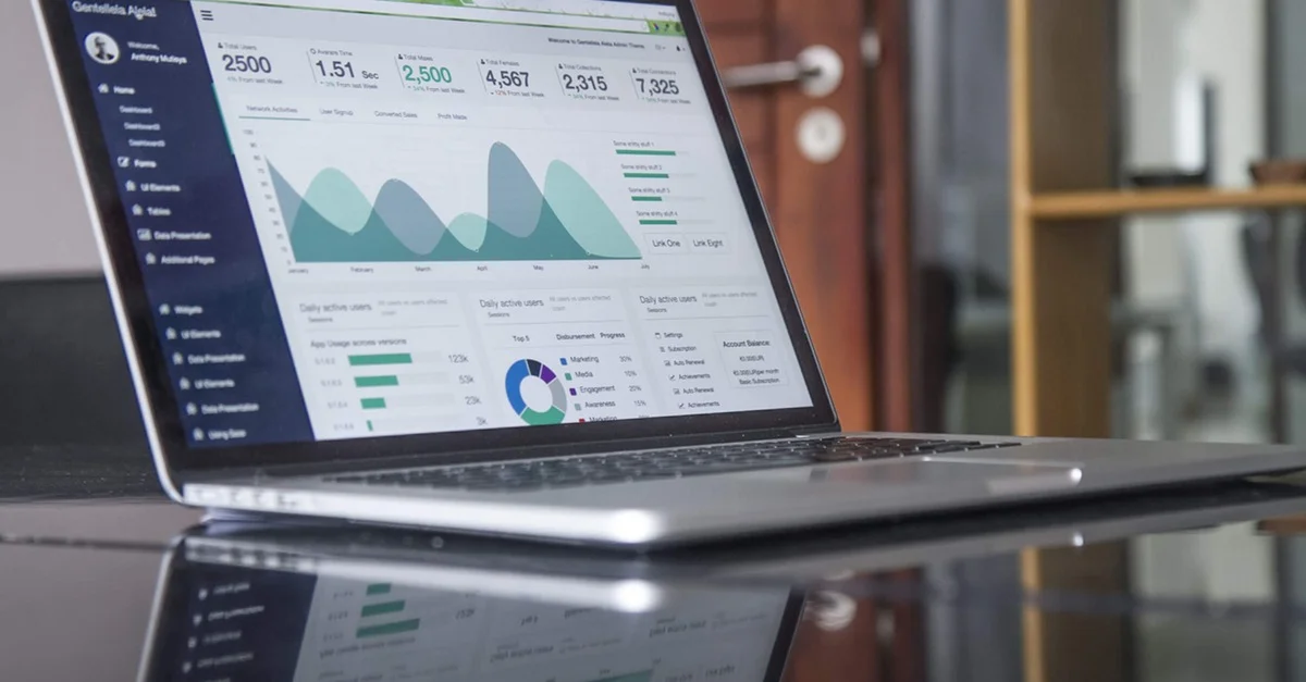 73 MARKETING | How to craft a better social media strategy in six easy steps. w/Charlotte Chipperfield.