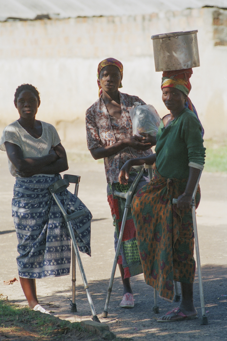 Lwena, Angola