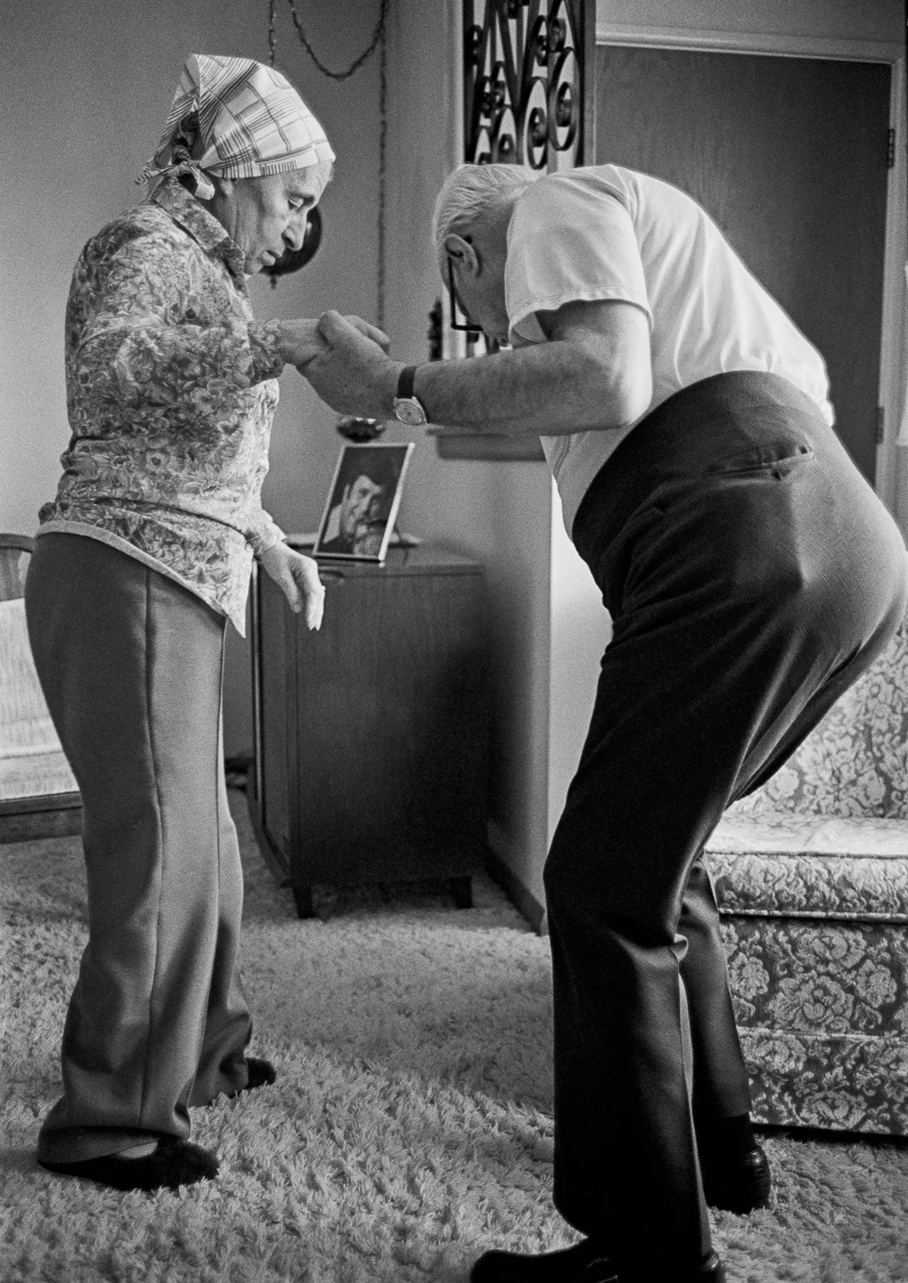 Mother would get lost in the living room needing dad's guidance to her chair.