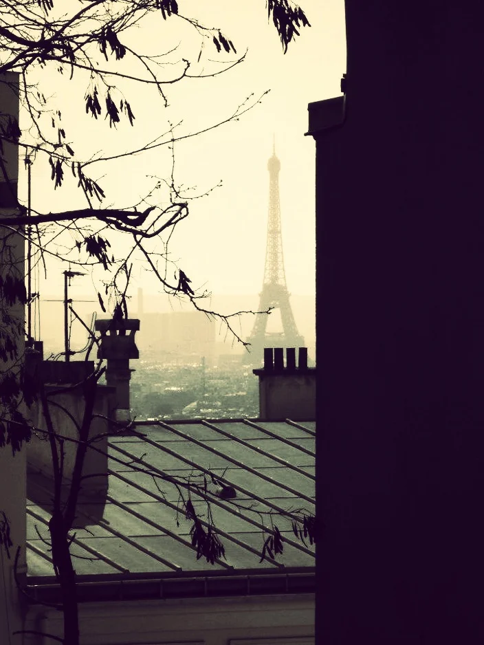 Le Tour Eiffel a Mont Matre